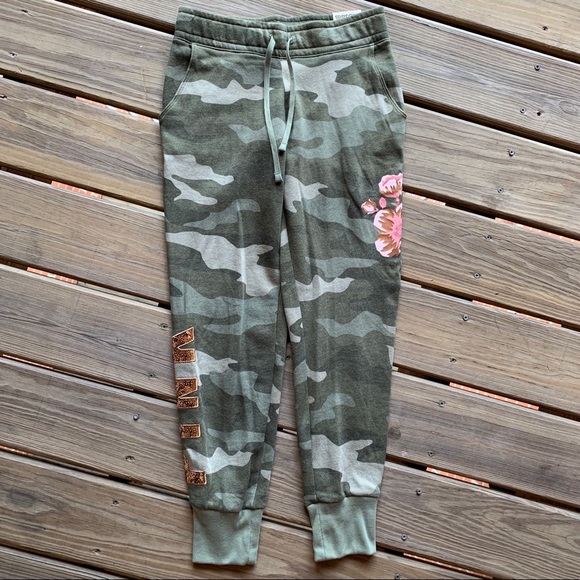 NWT Victoria’s Secret PINK Set - Camo Bling Outfit - Picture 5 of 7